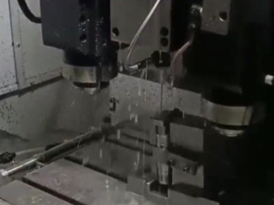 不锈钢件钻2.5mm25mm深孔，大扭矩电主轴配这个工具不堵孔